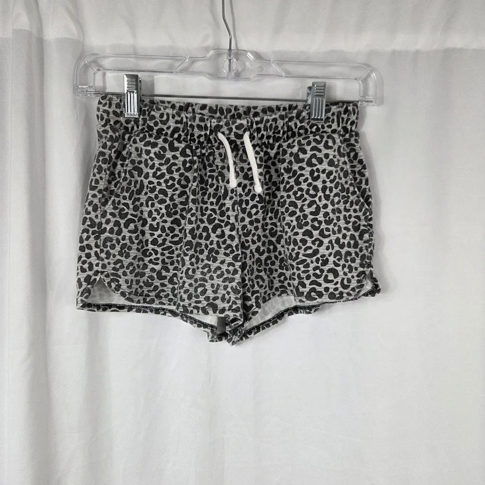Old Navy Girls Size Large Drawstring Fleece Shorts  Black  Gray Leopard Print